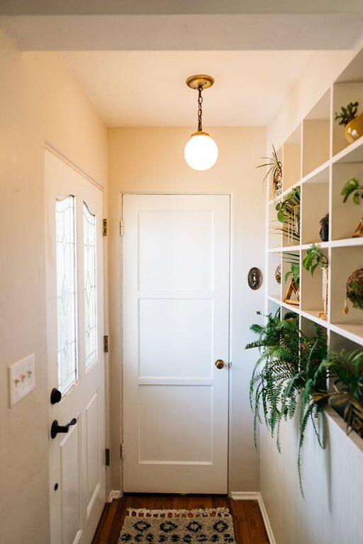How to Keep Your Entryway Clean and Simple